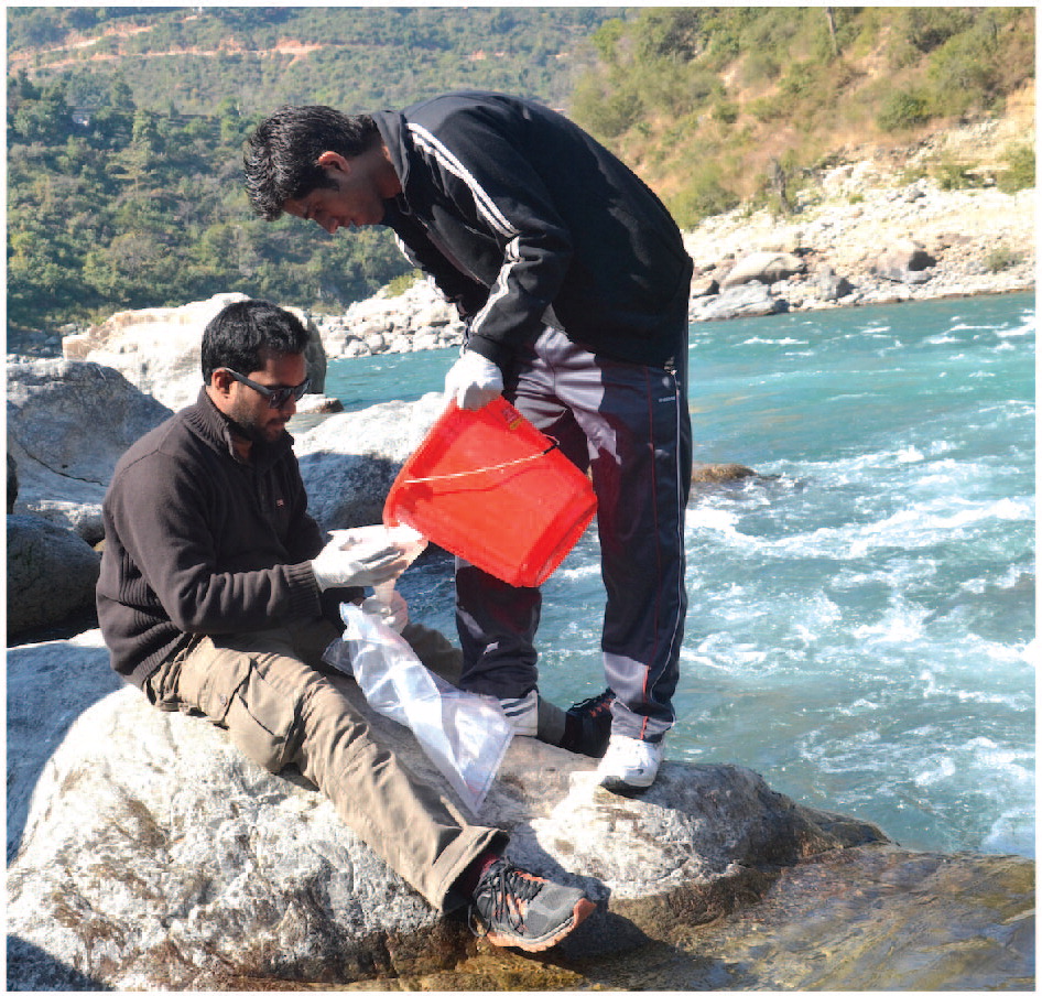 3-207_collecting water and river sediments in wine bags