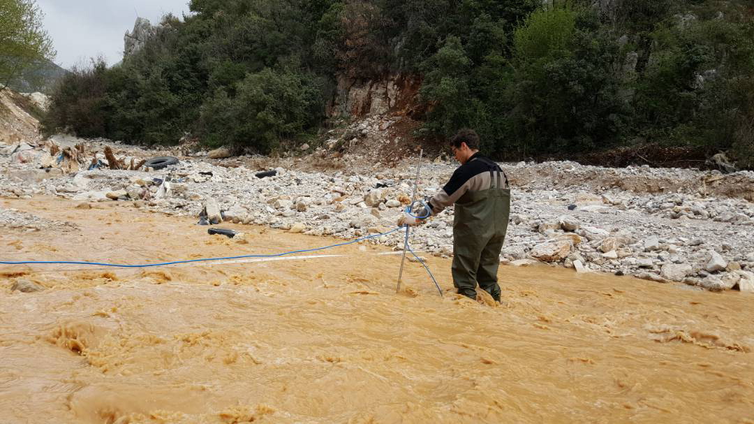 3-26 Doummar_ Flow measurement in a river during sampling for micropollutants